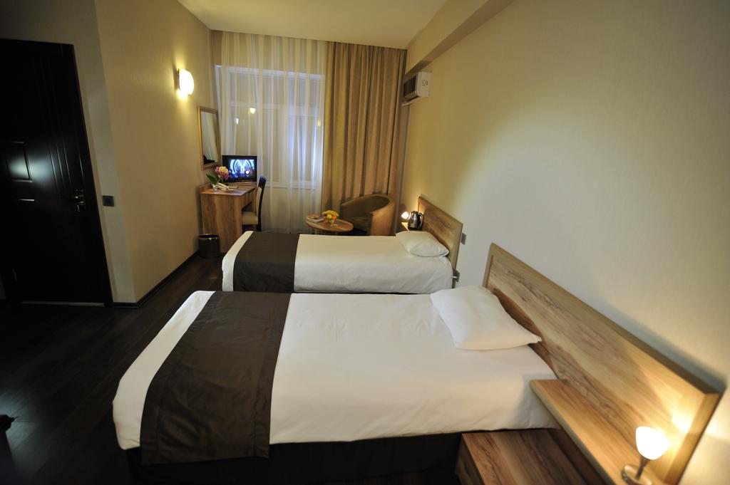 Diplomat Hotel