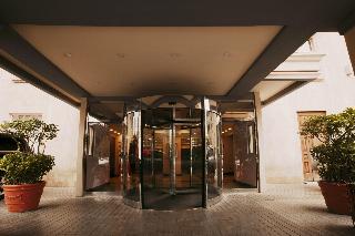 Royal Garden Hotel