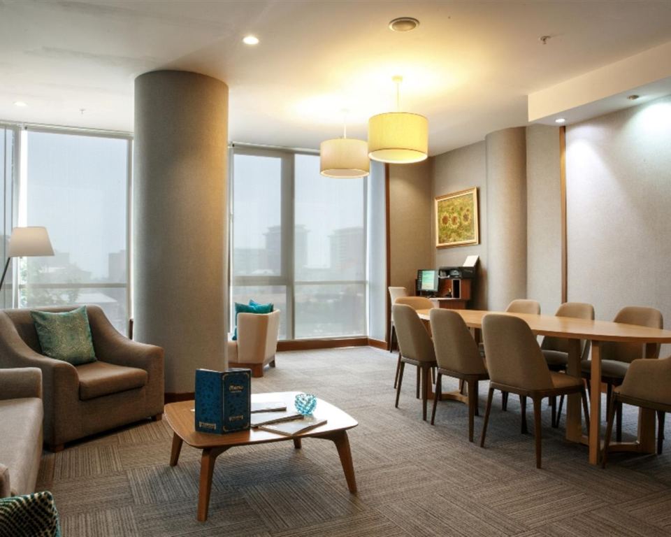Parkside Hotel & Apartment (ex. Stay Bridge )
