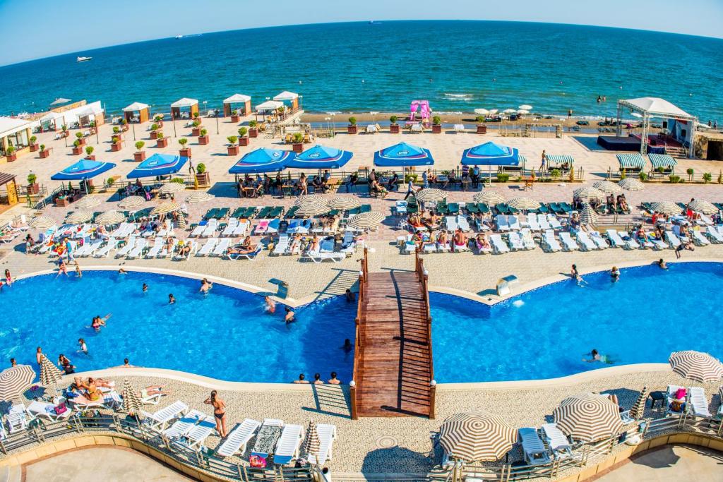 Aysberq Hotel