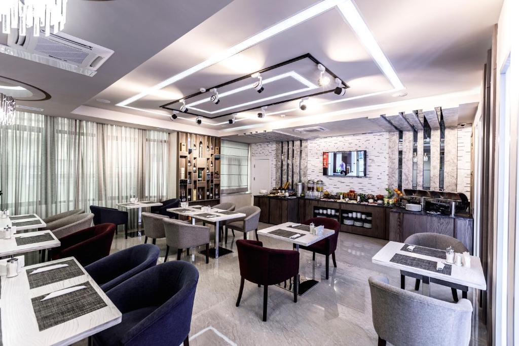 Paralel Hotel