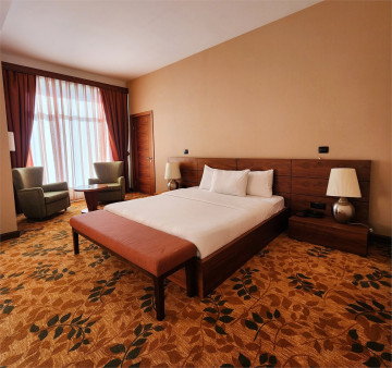 Queen Room